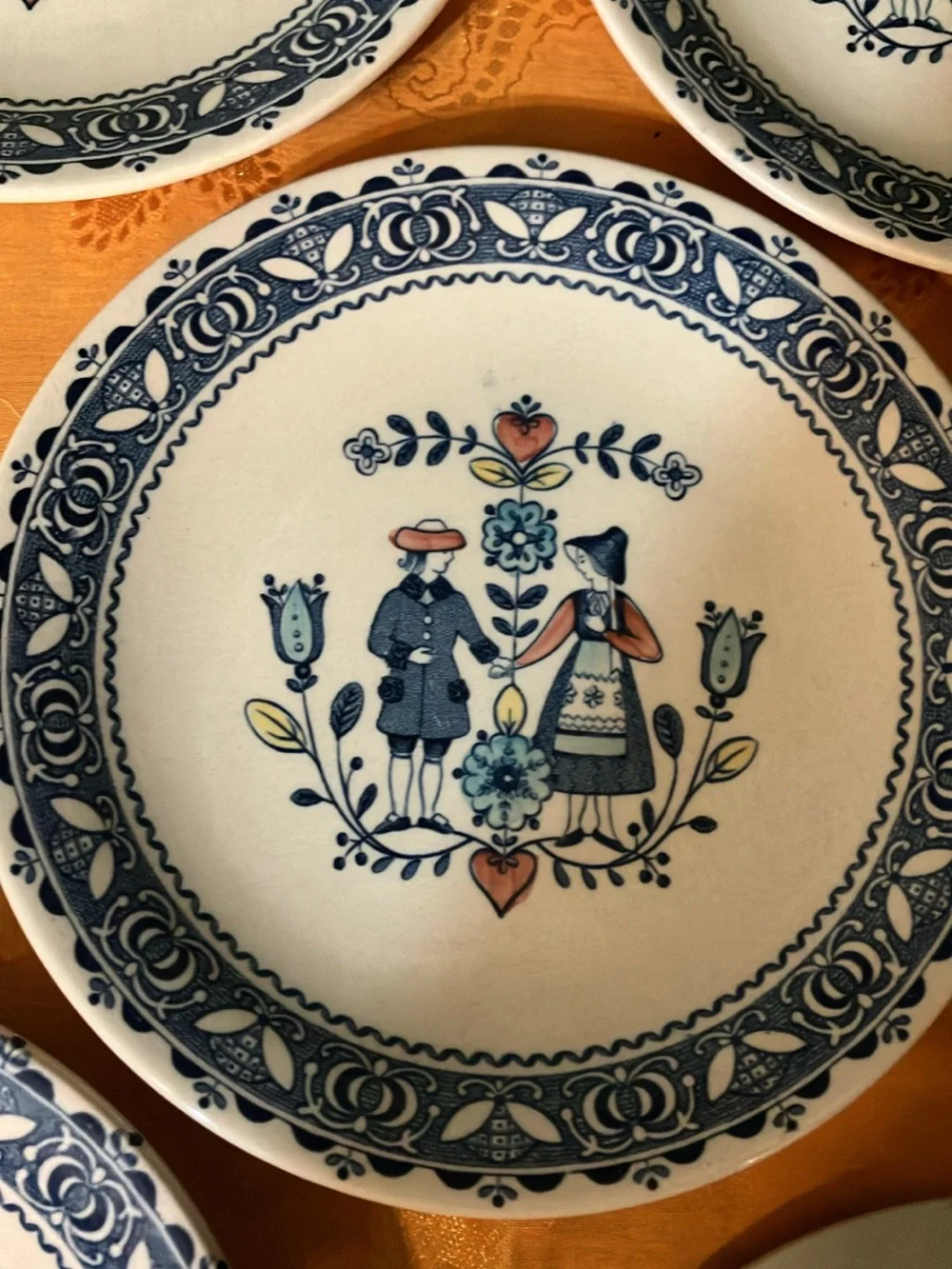 5 Johnson Brothers Old Granite Hearts & Flowers 6 3/8